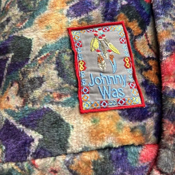 Last One JOHNNY WAS Circle Cozy Blanket - Picture 8 of 8